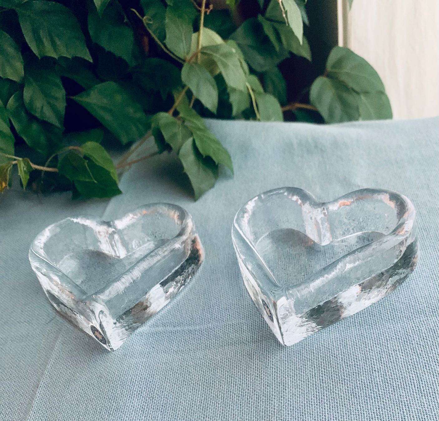 Schalen: 2 kleine Glasschalen in Herzform – Gebraucht aus Bern von Flora.Sonea 1