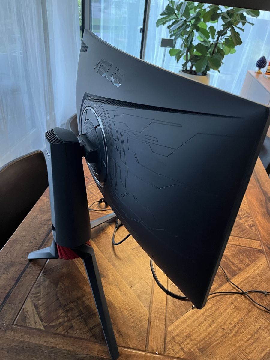 Monitor: Curved Gaming Bildschirm DEFEKT  – Difettoso da Zürich venduto da divertimento4 3