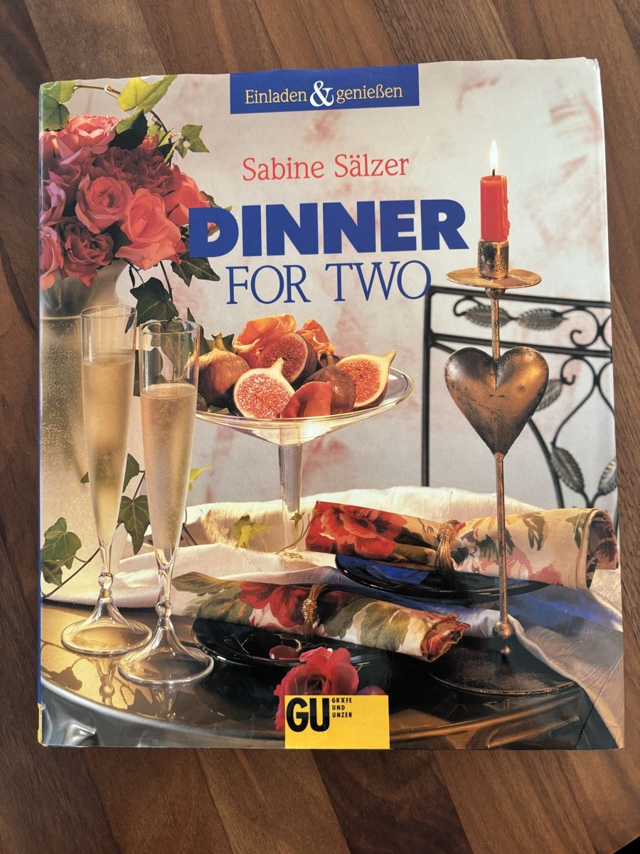 Libri: Dinner for two von Sabine Sälzer – Nuovo (secondo la descrizione) da Wettingen venduto da gis_hr5k