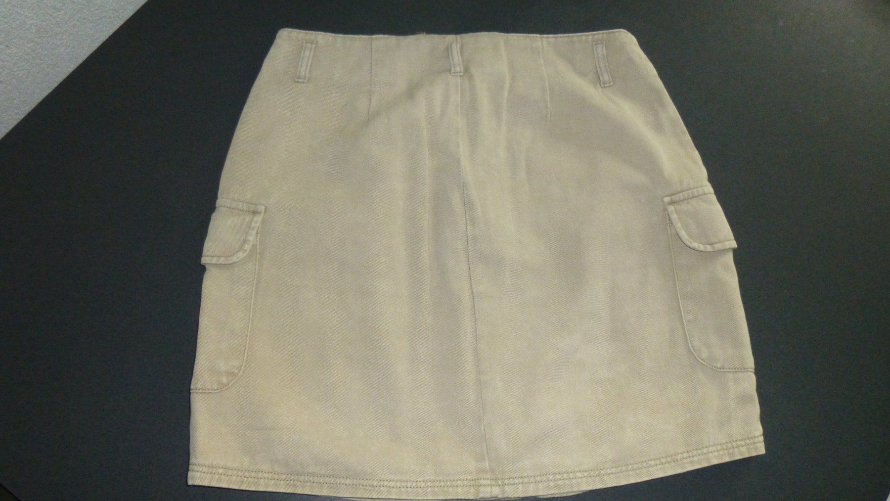 Gonne: Damen Mini-Rock beige / XS – Usato da Triengen venduto da misterpicknicker 1