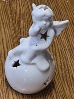 Engelsfigur auf Kugel,10.5 x 6 cm