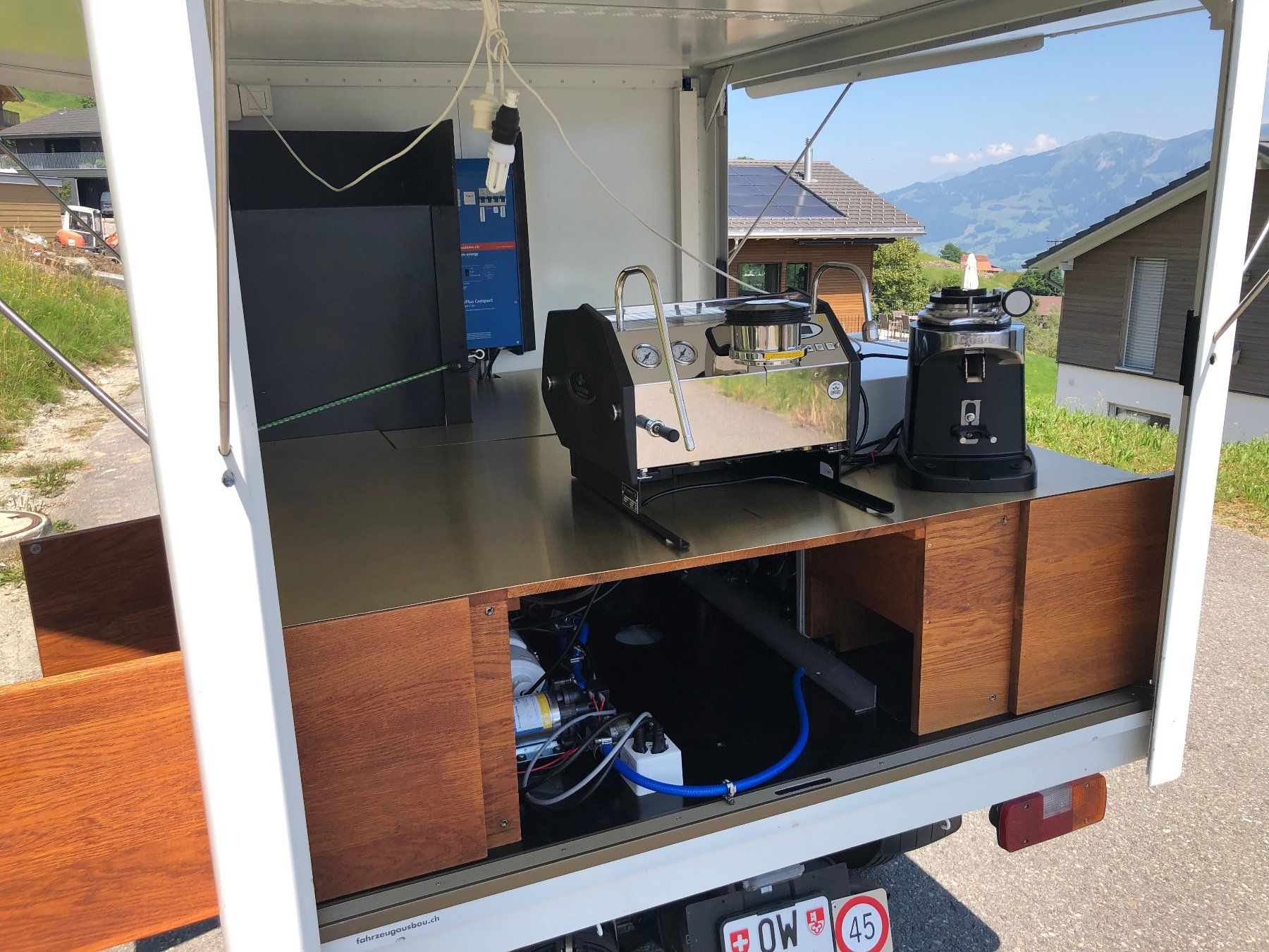 Piaggio Nutzfahrzeuge: Piaggio Ape Classic 400 mit Aufbau – Gebraucht aus Hünenberg von 4everbl 6