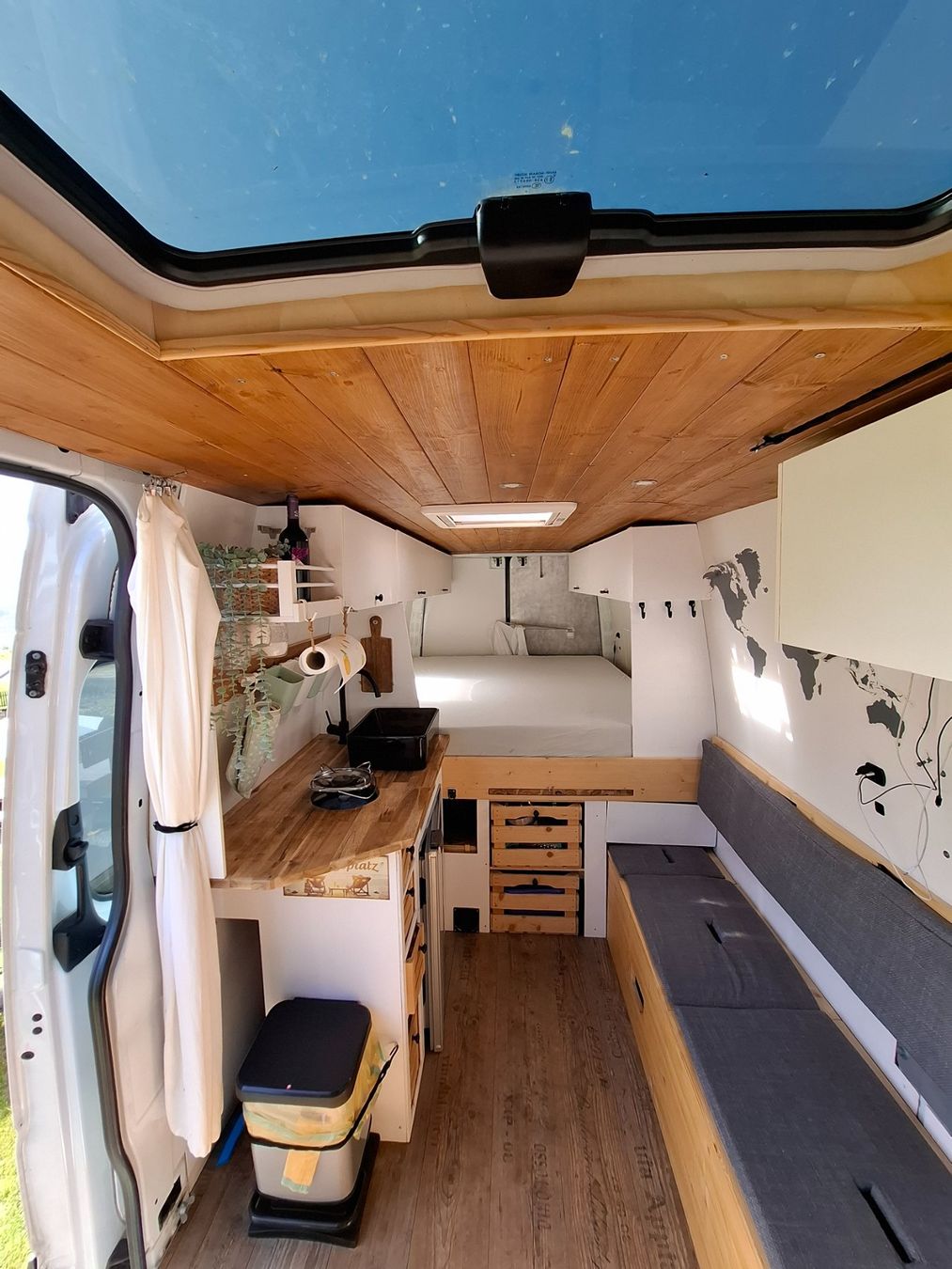 VW Veicoli da campeggio: VV Crafter Camper zu verkaufen – Usato da Oberhünigen venduto da loseneggerm 4