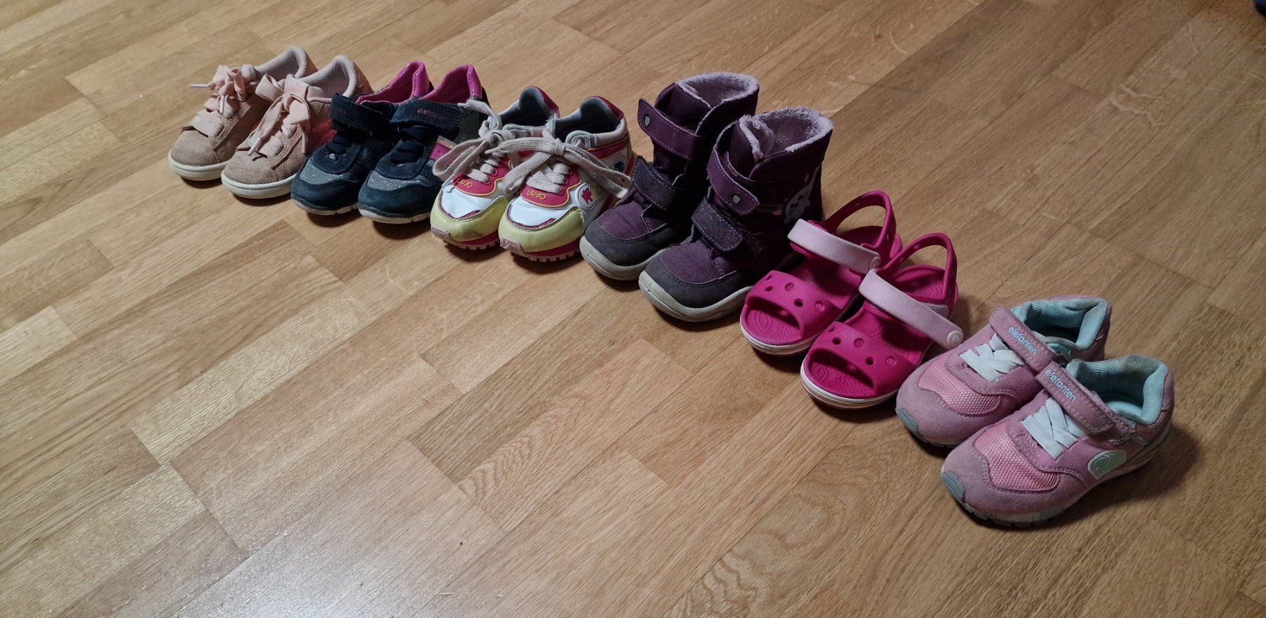 Scarpe per ragazze: Mädchen Schuhe 6x, Gr. 22-26. – Usato da Würenlingen venduto da zezy