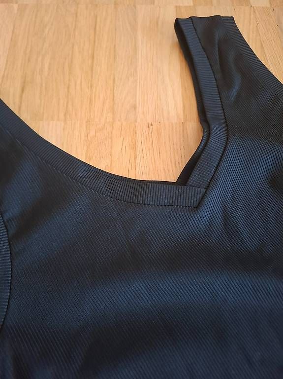 Kleider: Langes Damenkleid – Gebraucht aus Niederuzwil von Liberatopixel 1