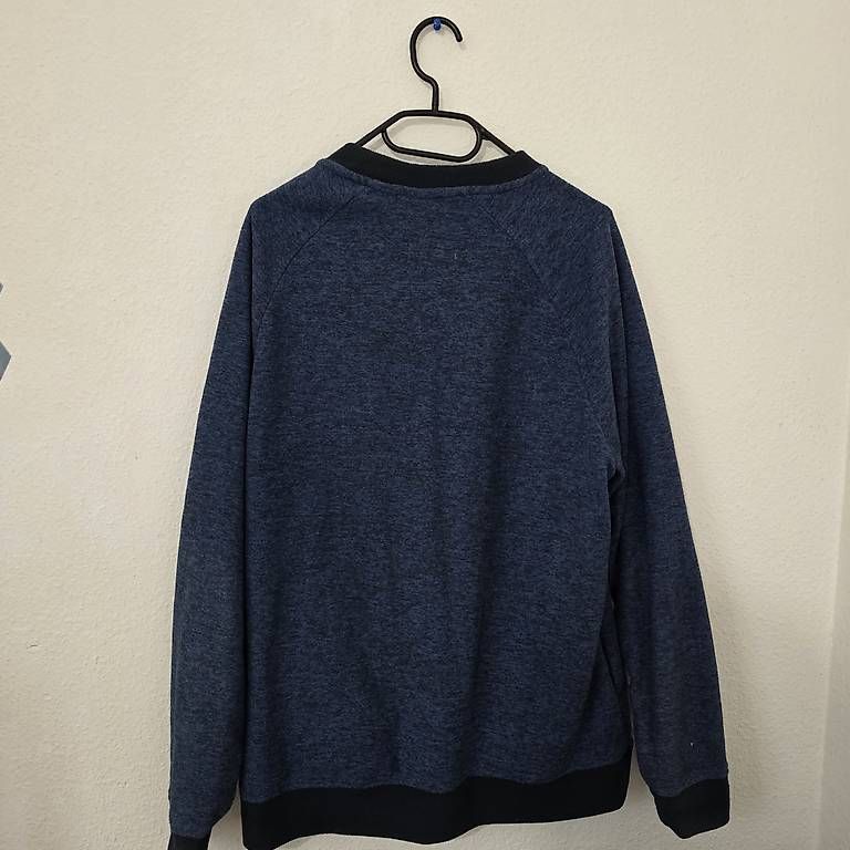 Pullover & Sweatshirts: Pull à zip bleu foncé – Gebraucht aus Neuchâtel von davenvy 1