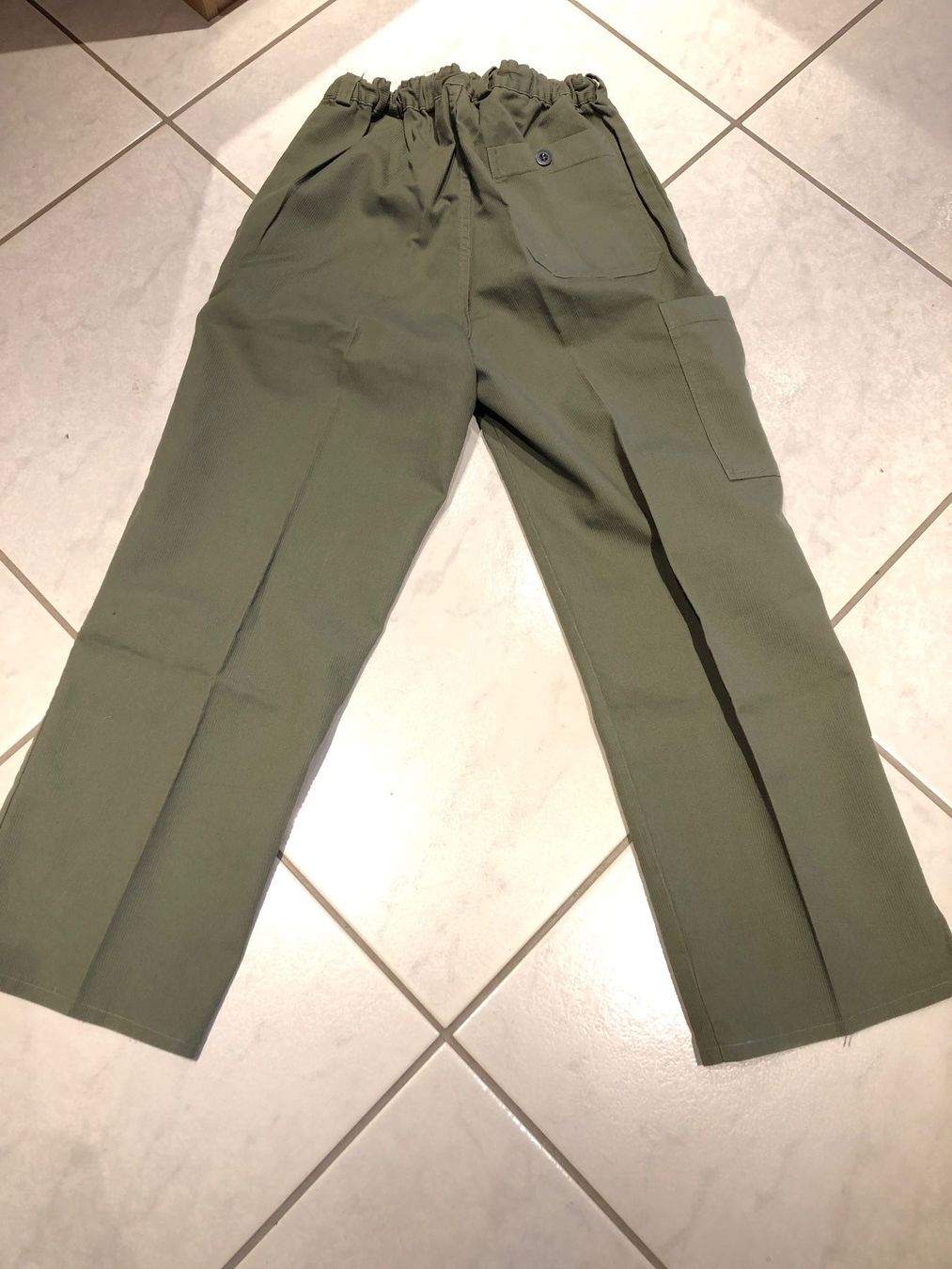 Pantaloni: Freizeithose grün Gr. 50 ( 11 ) – Usato da Schübelbach venduto da Dolly990_2 2