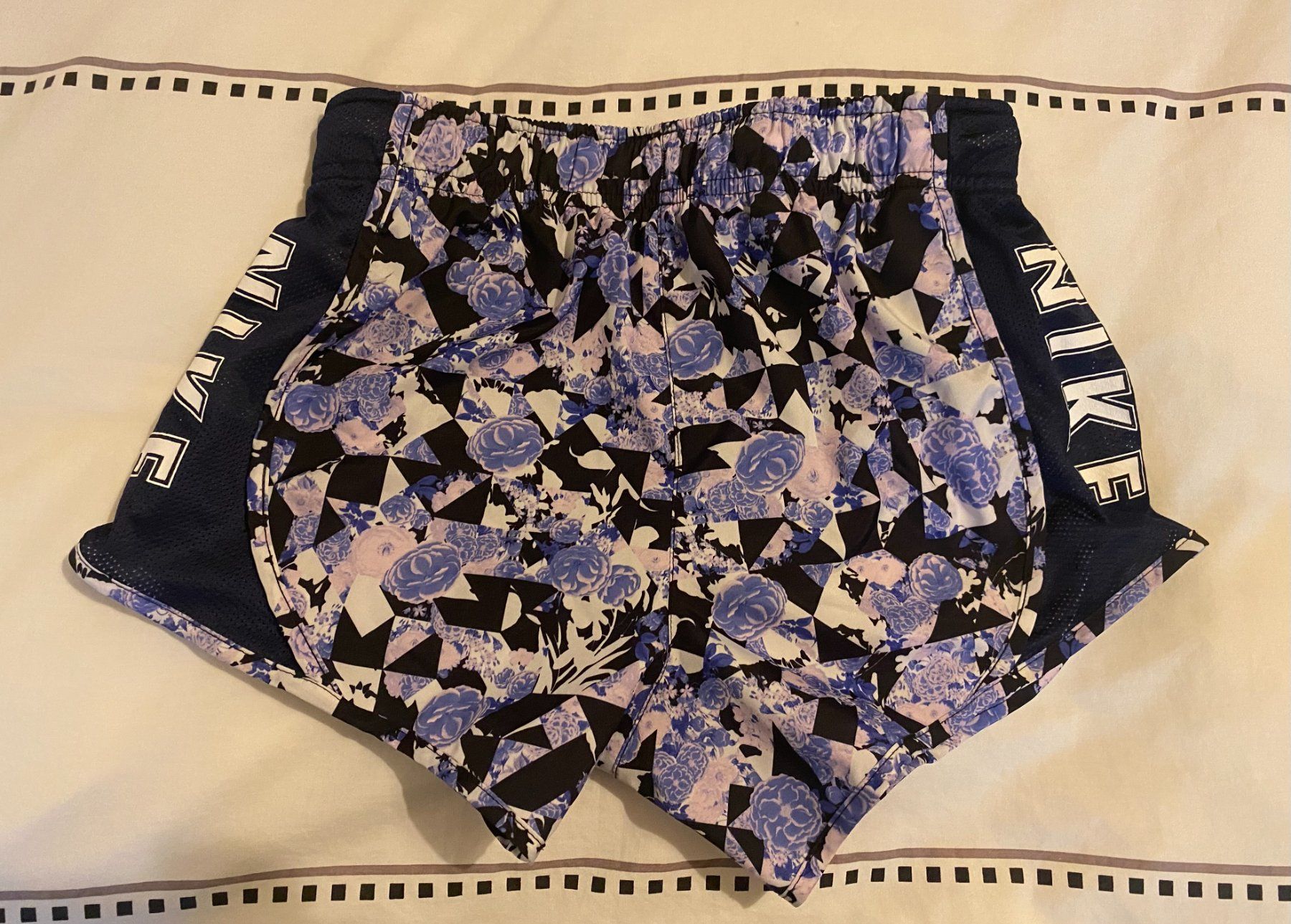 Nike Pantaloni: Nike Shorts – Usato da Winterthur venduto da Libra7 1