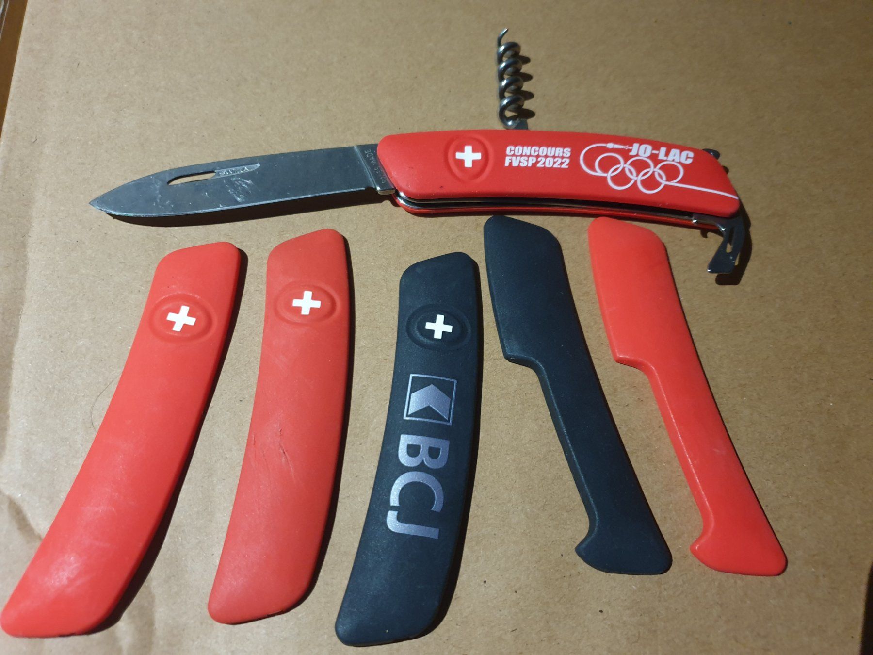 Swiza Taschenmesser: Swiza Sackmesser Pack + extra Grifschalen Sackmesser – Gebraucht aus Val D Illiez von SnowRoof