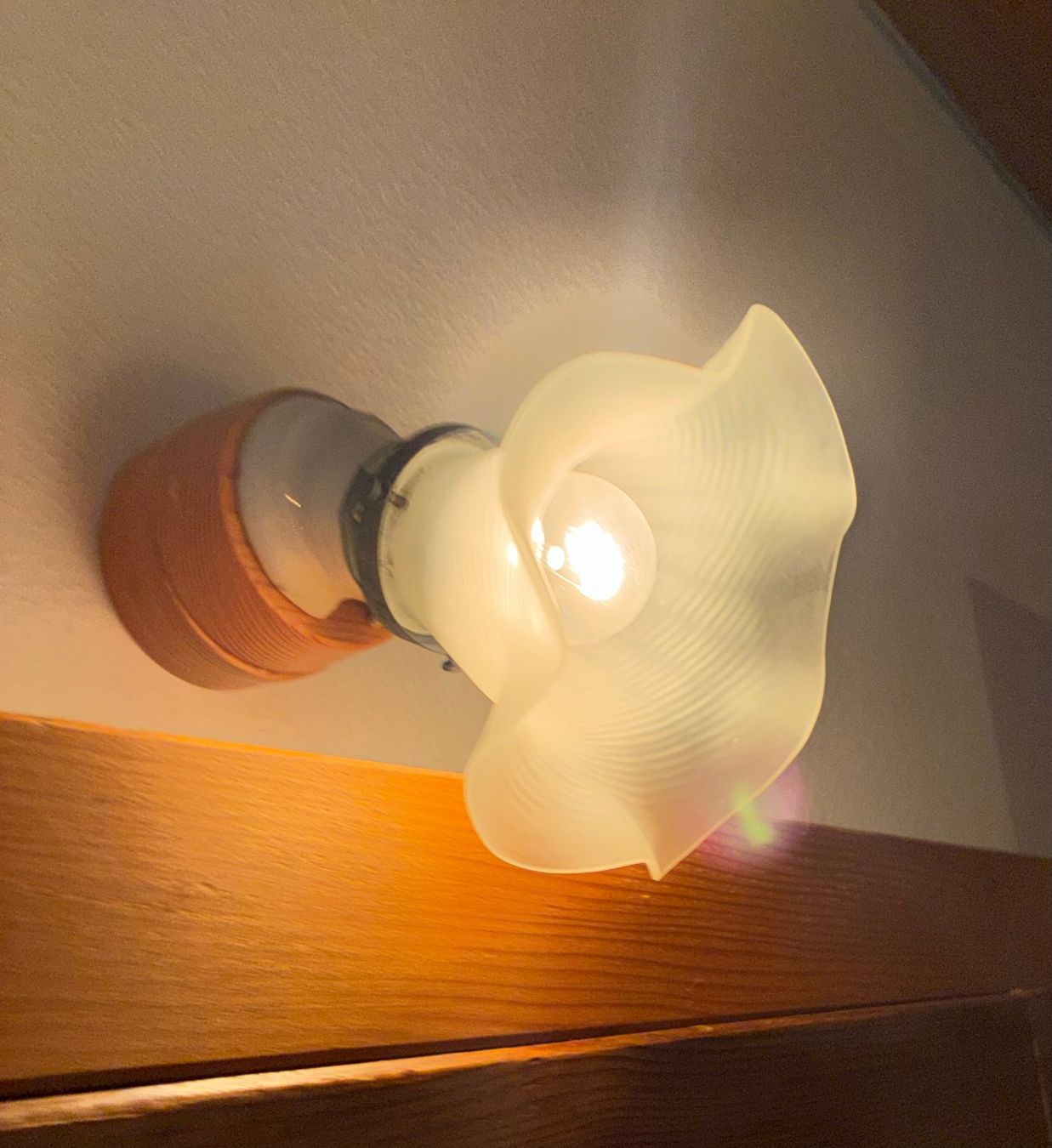 Lampen: Antike Wandlampe – Gebraucht aus Uznach von Kas-Fri 1