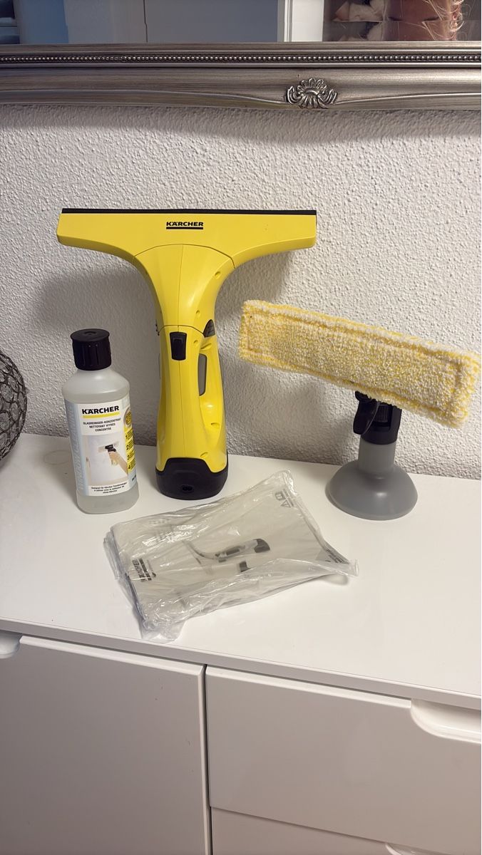 Kärcher Altro per la casa: Kärcher Fenstersauger Set gelb  – Usato da Arnegg venduto da lor_88bd