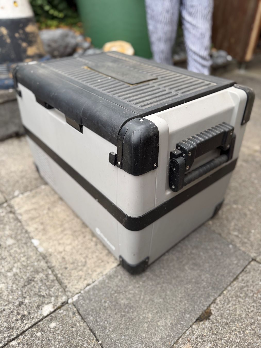Outwell Frigoriferi & Refrigeratori: Kühlbox 50l Deep Cool Outwell Grau – Usato da Oberhofen AG venduto da StehrPe 1