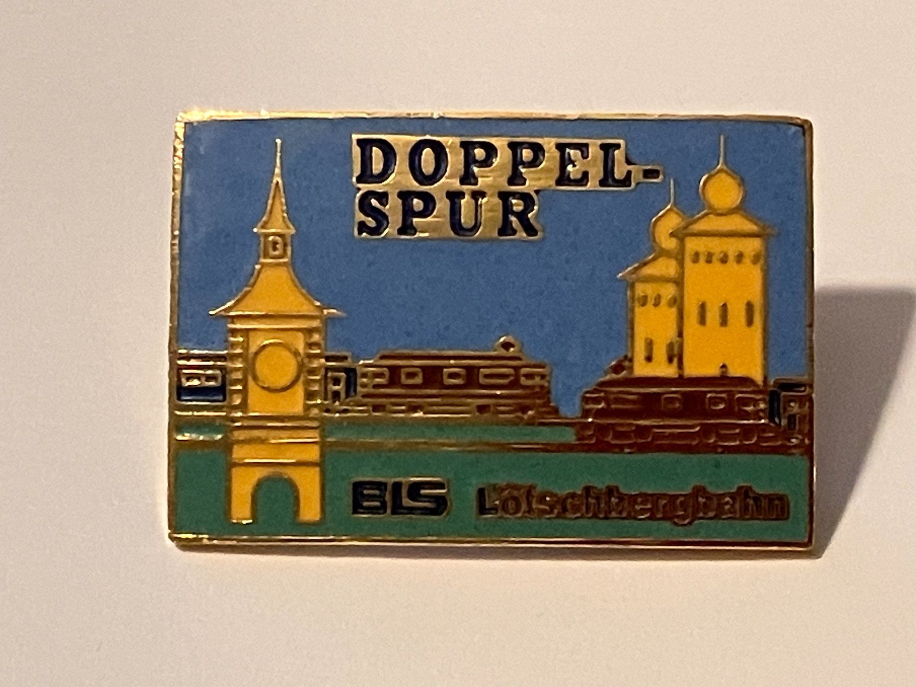 Placchette & Badge: 1 Pin Doppel Spur BLS Lötschbergbahn – Usato da Basel venduto da djwwpp