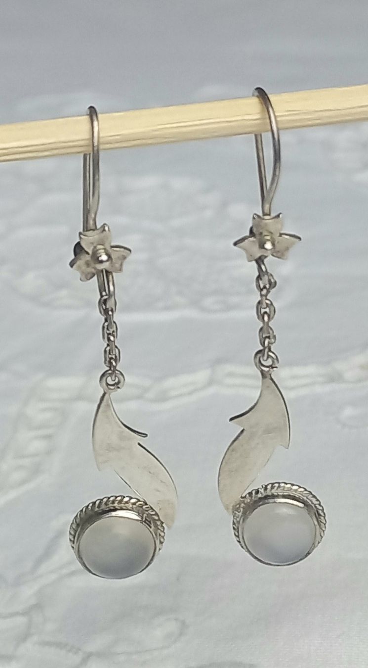 Boucles d'oreille: Silber Ohrhänger mit Mondstein neuwertig.  – D'occasion à Buchs AG par Dzirul 4