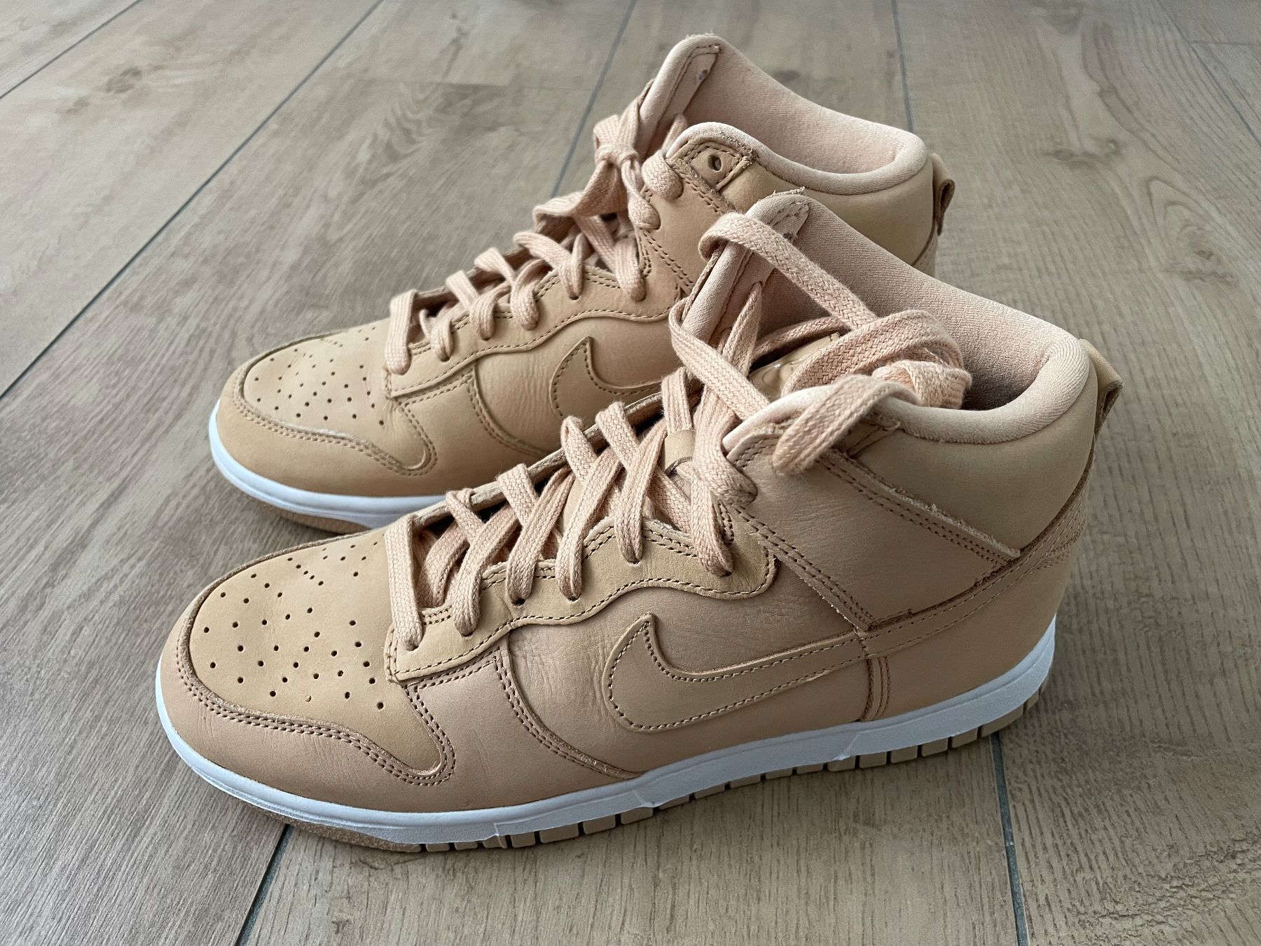 Nike Damenschuhe: Nike Dunk High Gr. 39 NEU – Neu (gemäss Beschreibung) aus Waltenschwil von hansnine