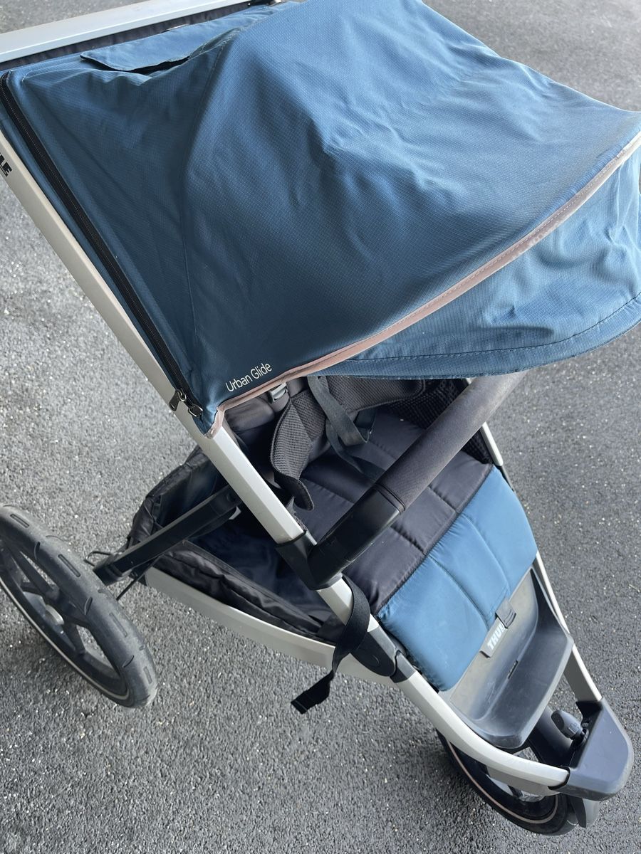 Thule Poussette: THULE Urban Glide 2 inkl. Sicherheitsbügel & Regenschutz – D'occasion à Küssnacht am Rigi par TheMarket55 1