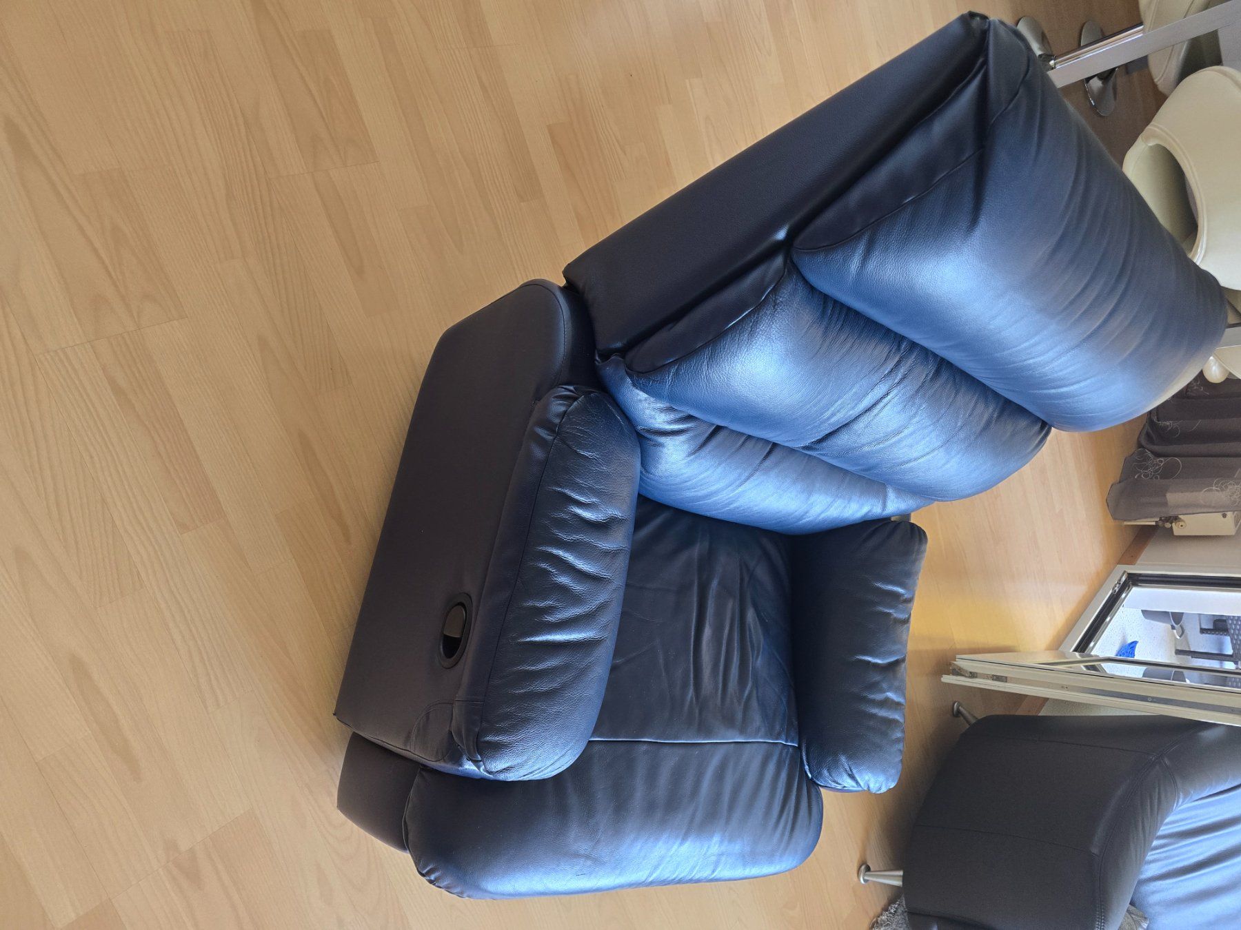 Poltrone: Bequemer Relaxsessel, dunkelblaues Leder – Usato da Emmenbrücke venduto da nev_hh85 3