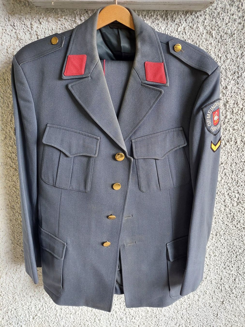 Uniformi: Alte Polzei-Uniform Gemeindepolizei Horgen – Usato da Obfelden venduto da Foto_Bild_Kunst_Buch