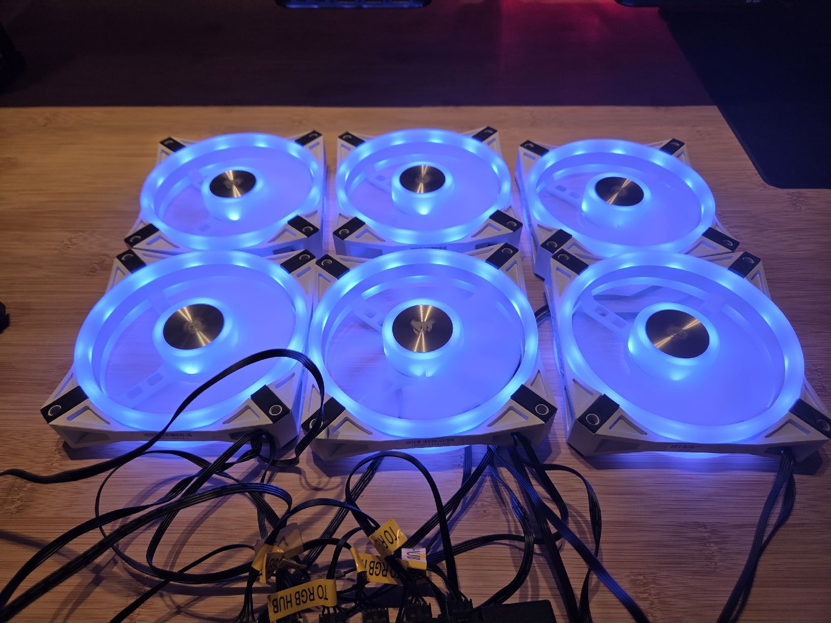 PC: 6xiCUE QL120 RGB Weiss inkl. Controller PRO – Usato da Arbon venduto da Mamamia13 1