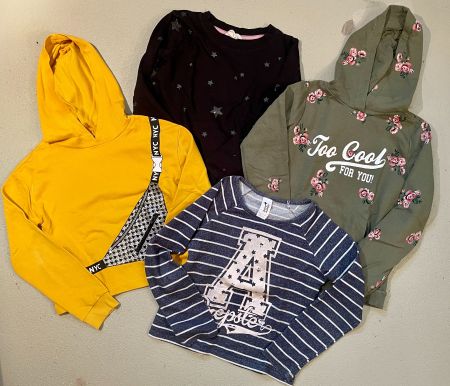 4 stylische Sweatpullis/Hoodies Gr. 146/152