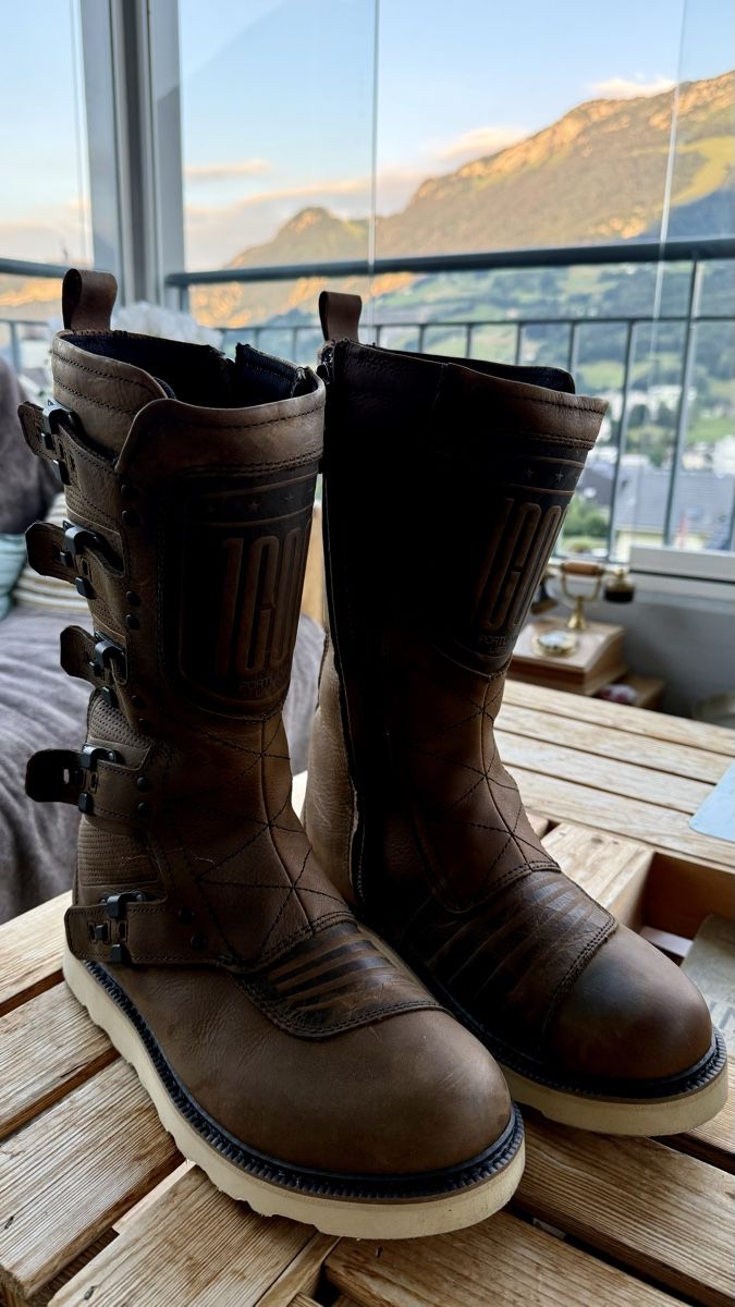 Herrenschuhe: Icon Elsinore 2 Motorradstiefel – Gebraucht aus Brunnen von Saschb