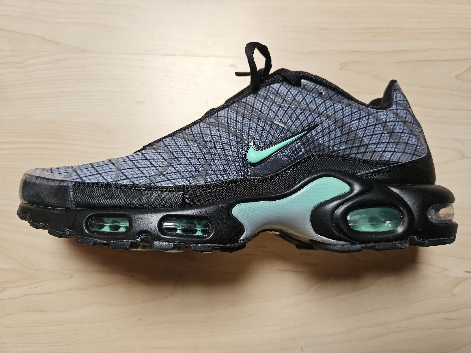Nike Scarpe da uomo: nike air max plus (requin) spirograph – Nuovo e nell'imballaggio originale da Onnens FR venduto da YNM90 5