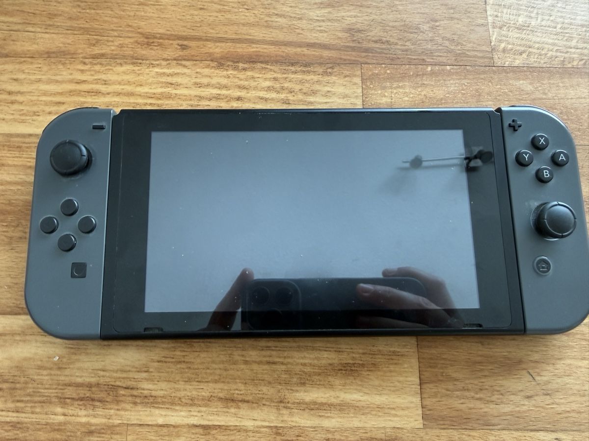 Nintendo Console: Nintendo Switch inkl. Dock, Pro Controller & Zubehör – Usato da Unterägeri venduto da Digolino123