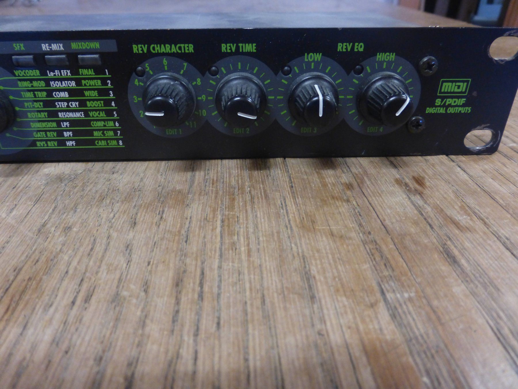 Strumenti musicali: Zoom RFX 2000 Multieffektgerät Audio FX – Usato da Zumikon venduto da psisound 3