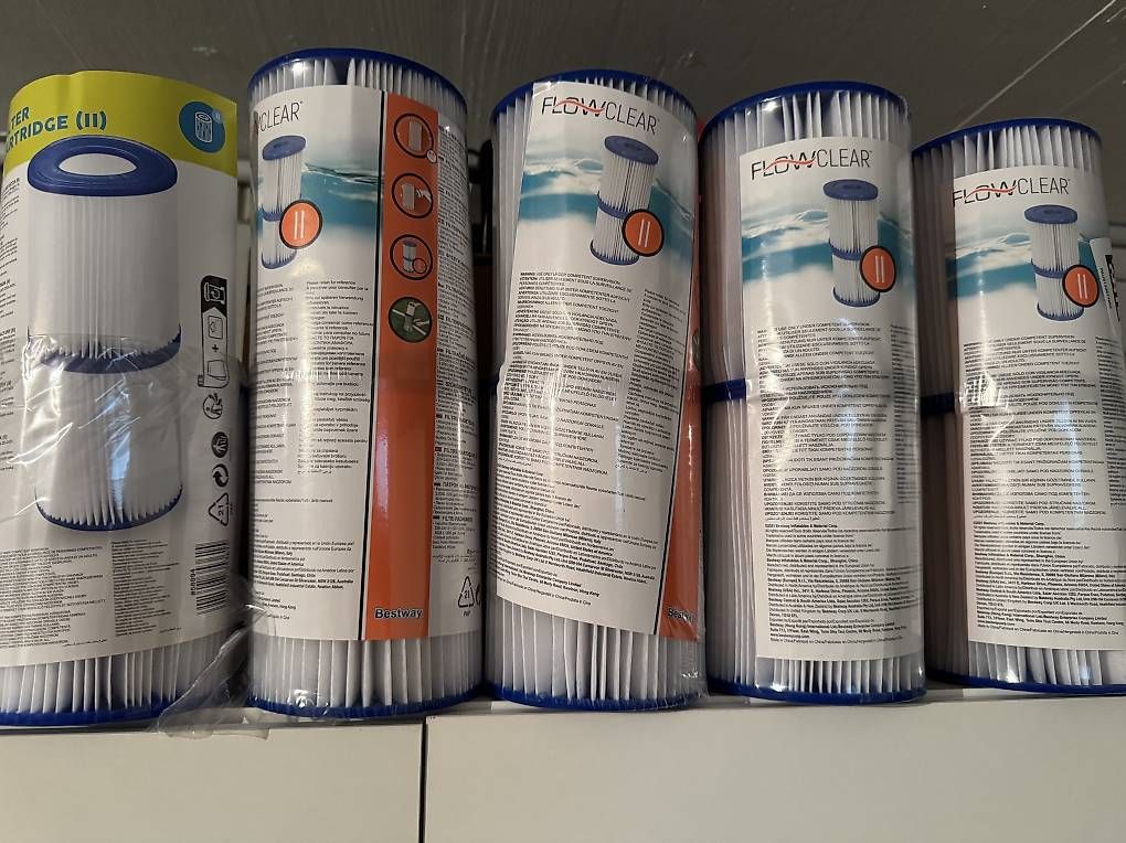 Piscine: Accessoires de piscine – Usato da Villarvolard venduto da Villa36 3