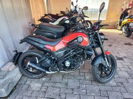 Verkaufe Benelli Leoncino 125 mit wenig KM