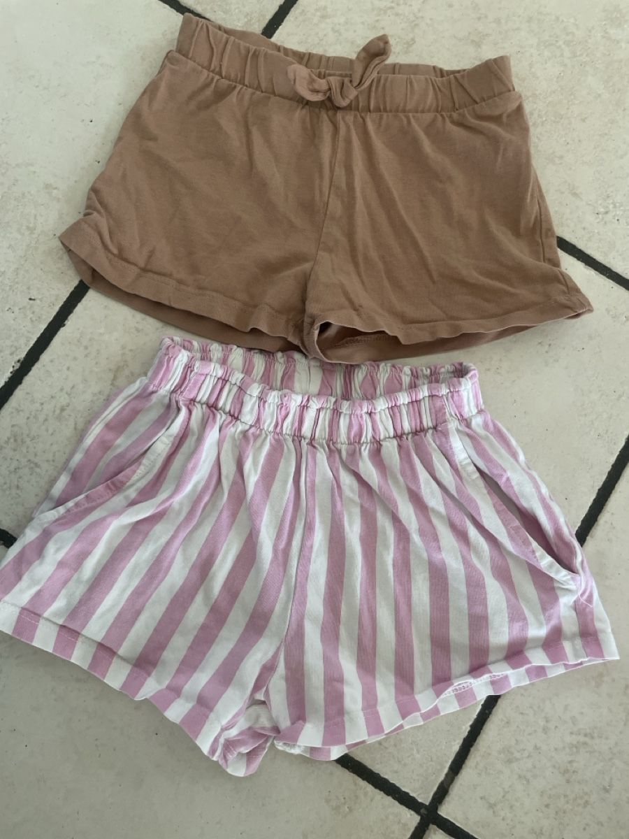 H&M Pantaloni: 2 H&M Shorts Gr. 98 Braun/Rosa gestreift  – Nuovo (secondo la descrizione) da Obergerlafingen venduto da cabo4