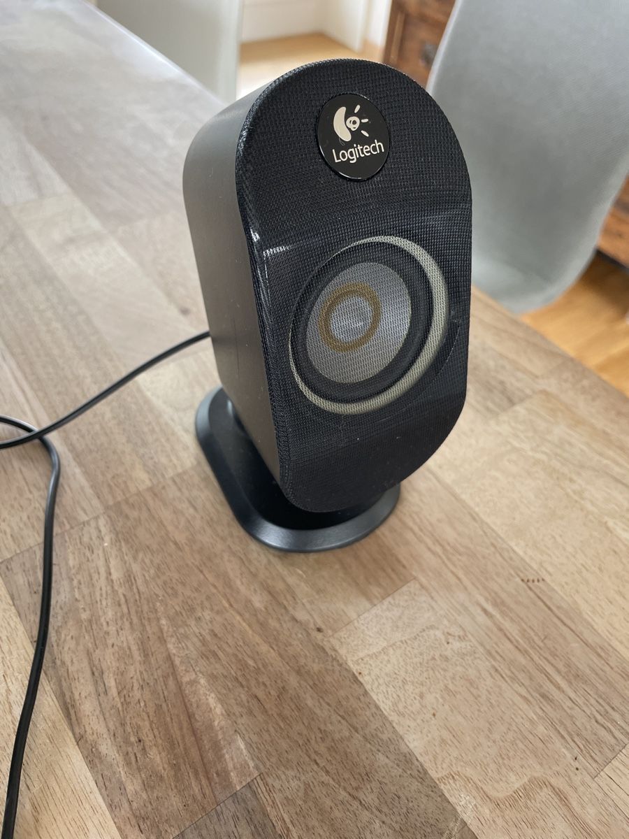 Logitech Lautsprecher: Logitech PC Lautsprecher-System 2.1 Subwoofer – Gebraucht aus Fällanden von  1
