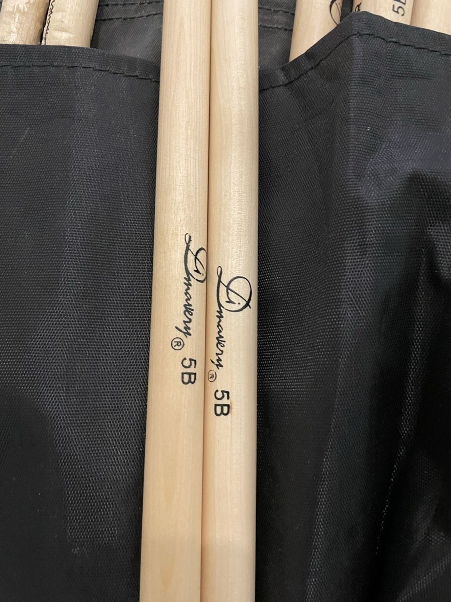 Musikinstrumente: Stickbag mit Sticks in Grösse 5B – Gebraucht aus Bachenbülach von smosmo 1