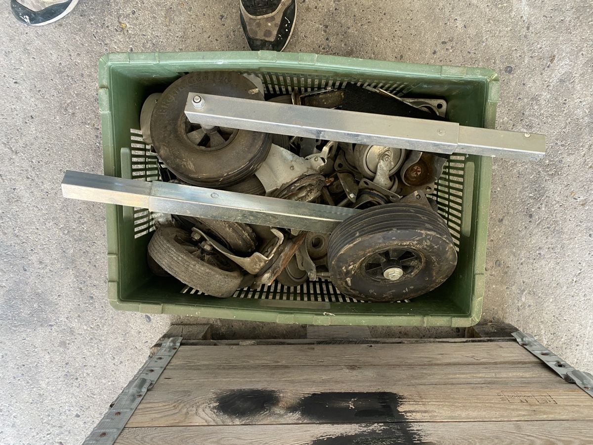 Altro per stoccaggio & trasporto: Räder // Rad // Lenkrollen // Rolle // Möbelrollen – Usato da Affoltern am Albis venduto da LI_LIGER 1