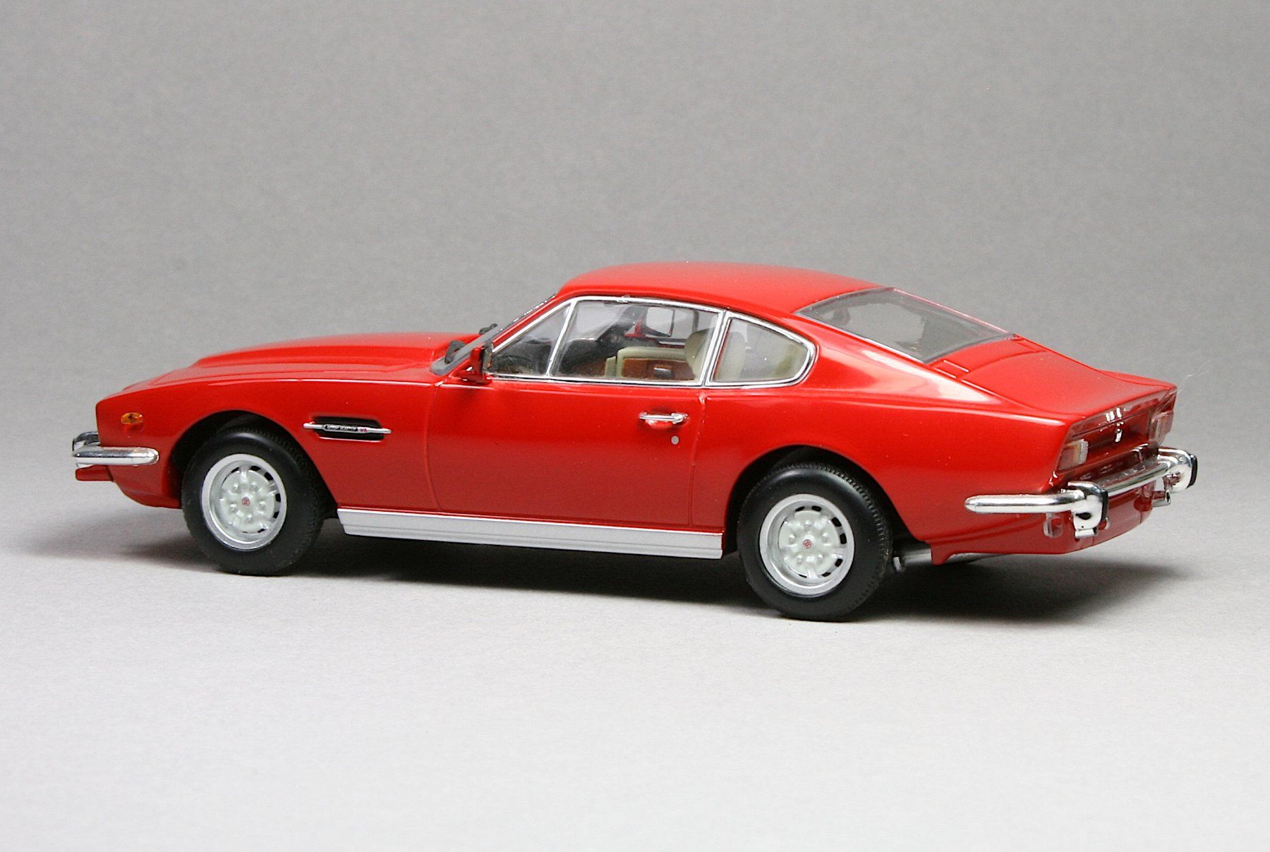 Minichamps Modellautos: Minichamps Aston Martin V8 Coupe – Neu (gemäss Beschreibung) aus Elsau von Peekay8 8