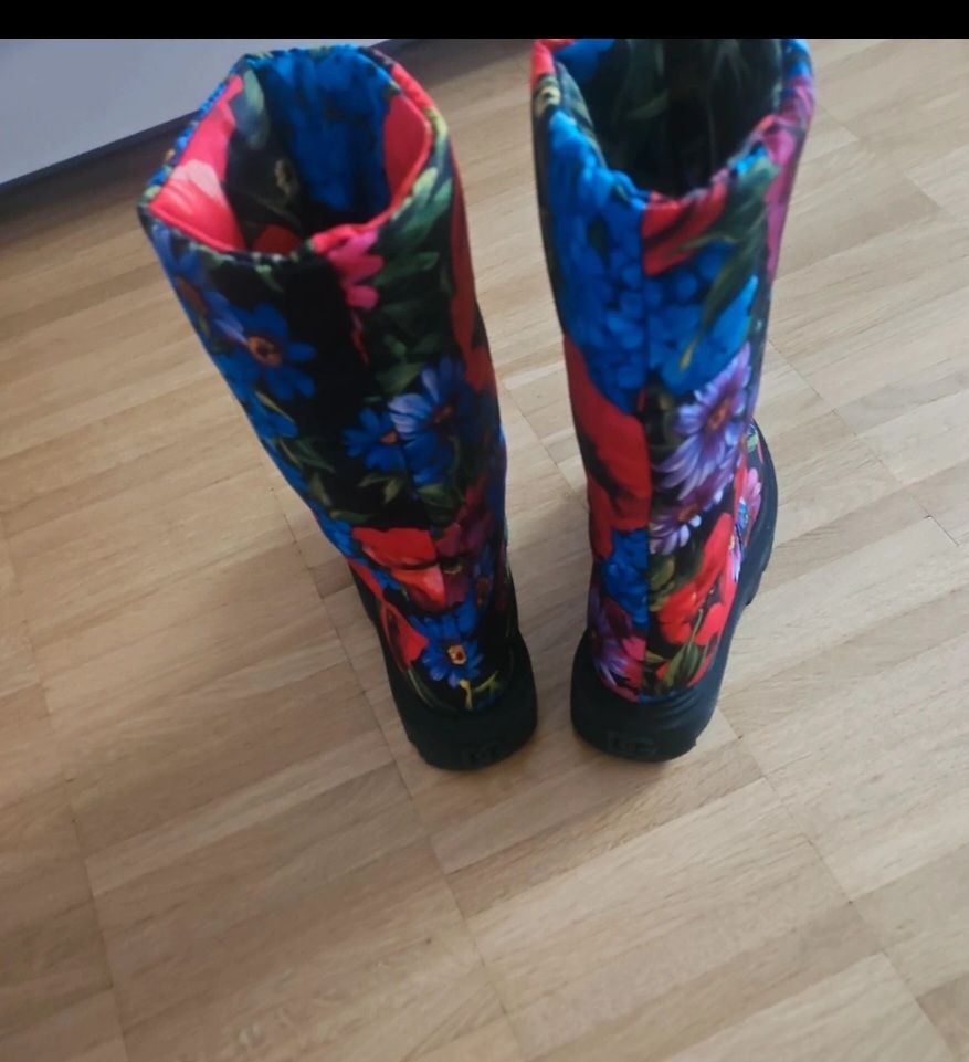 Dolce & Gabbana Scarpe per ragazze: Stiefel für Mädchen "Dolce & Gabbana" – Usato da Luzern venduto da Dan_8m79 1