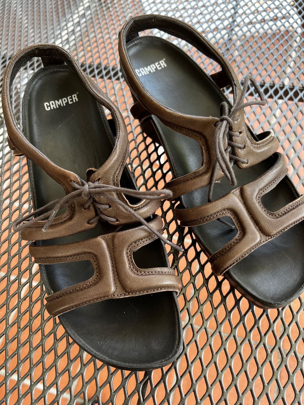 Camper Scarpe da donna: Camper Sandalette Gr 40 – Nuovo (secondo la descrizione) da Rüti ZH venduto da huzzelrock
