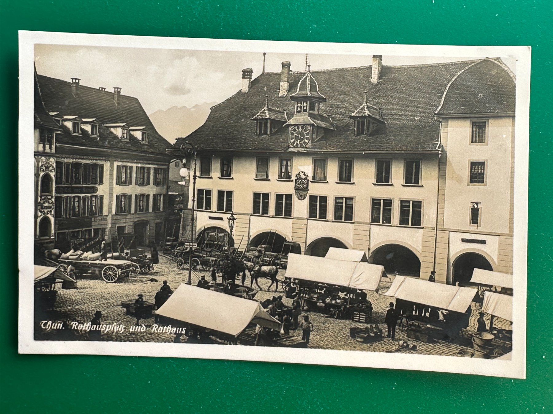 Cartoline postali: Thun - Rathausplatz - belebt !!! – Usato da Steg VS venduto da danwer74