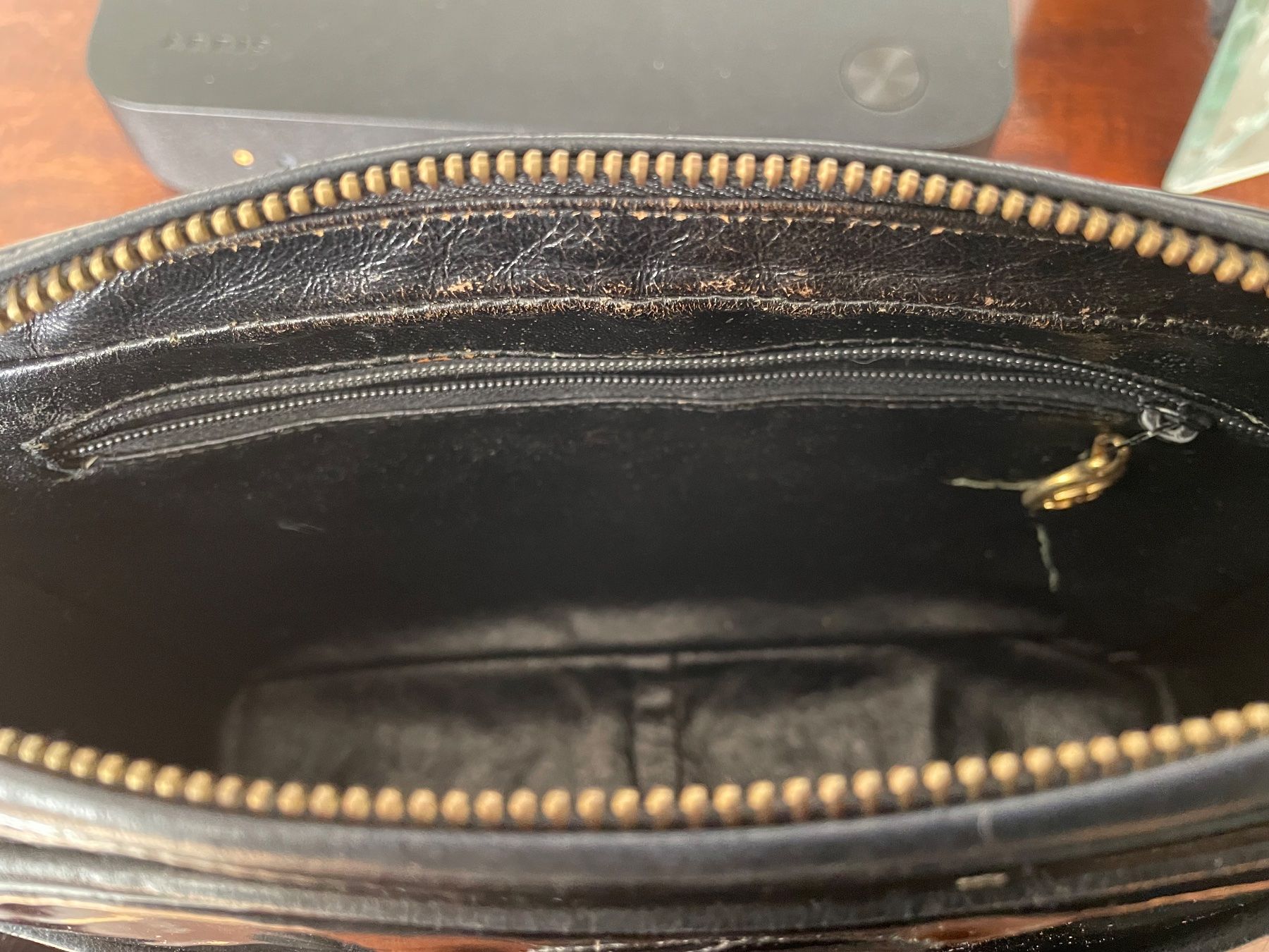 Chanel Borse da donna: Chanel patent leather camera bag – Usato da Genève venduto da lailas_things 5