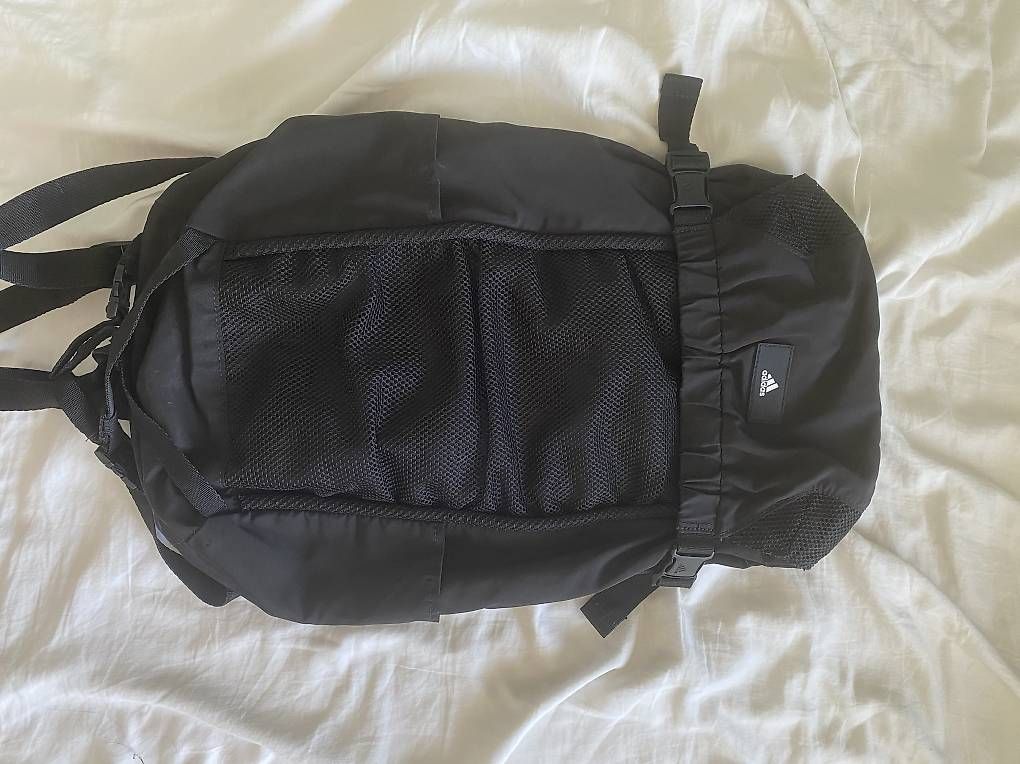 Rucksäcke: Schwarzer Adidas Rucksack – Gebraucht aus Diessenhofen von car_g7nt
