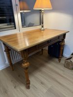 Biedermeier Antiker Nussbaum Tisch, restauriert