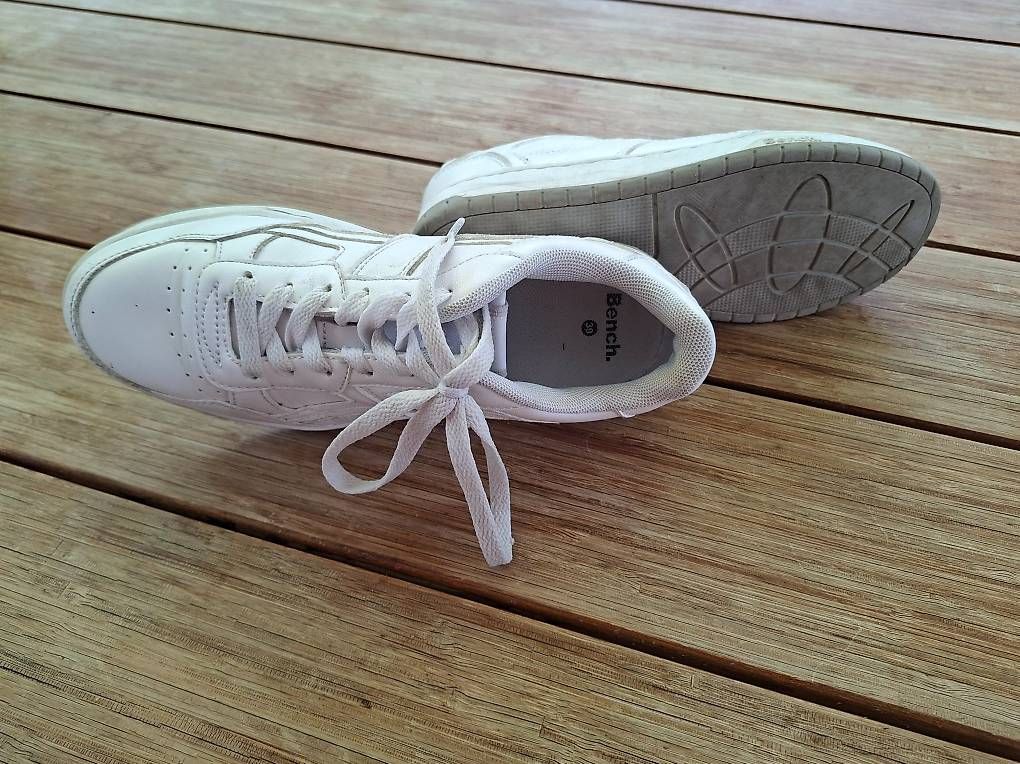 Damenschuhe: Bench Sneaker weiss - Grösse 39 – Gebraucht aus Thalwil von rauchwolke 1