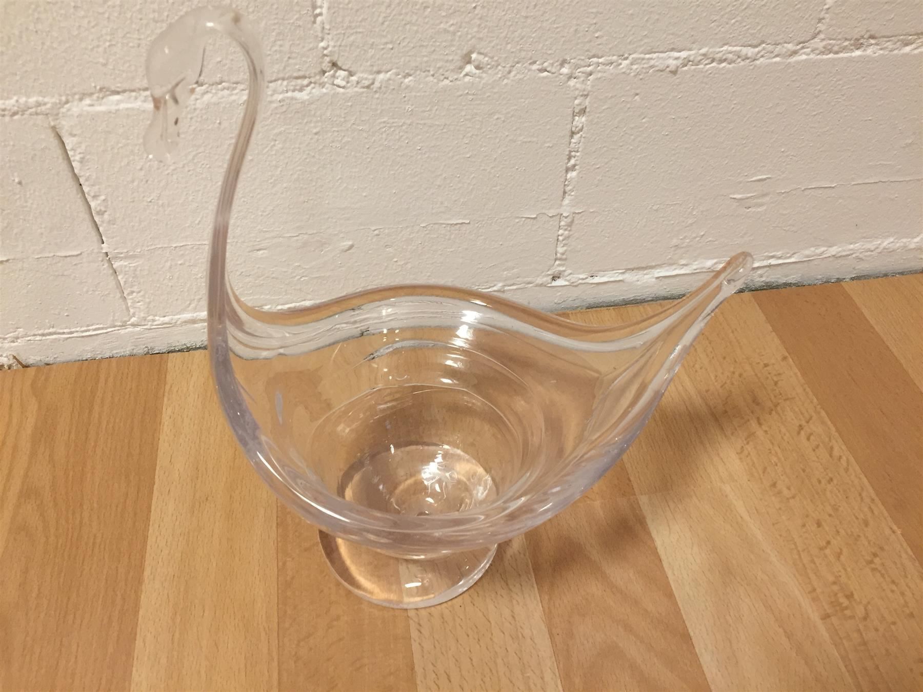 Vasen & Gefässe: Massive Vase „Schwan“ – Gebraucht aus Cormagens von grizli13 1