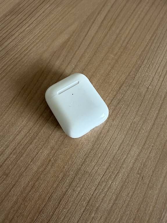 Apple Cuffie: Apple AirPods (2. Generation) - Wireless Case – Usato da Volketswil venduto da Semai1 1