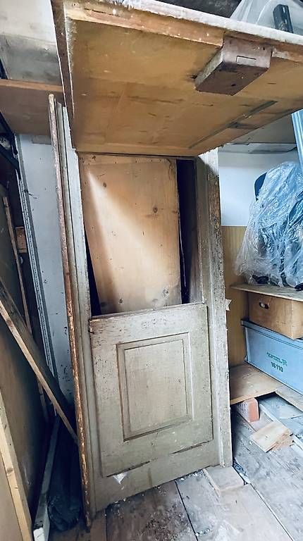 Armadi: Altes Bauernmöbel  100jährig – Usato da Niederrohrdorf venduto da Telestone 3