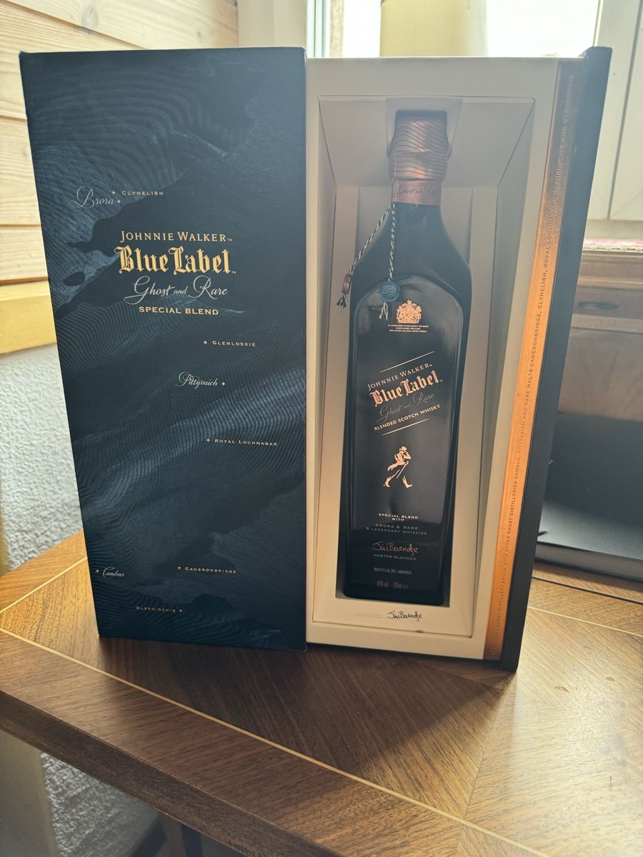 Johnnie Walker Bevande alcoliche: Whisky Johnnie Walker Blue Label Ghost a Rare – Nuovo e nell'imballaggio originale da Winkel venduto da Blicki26 1
