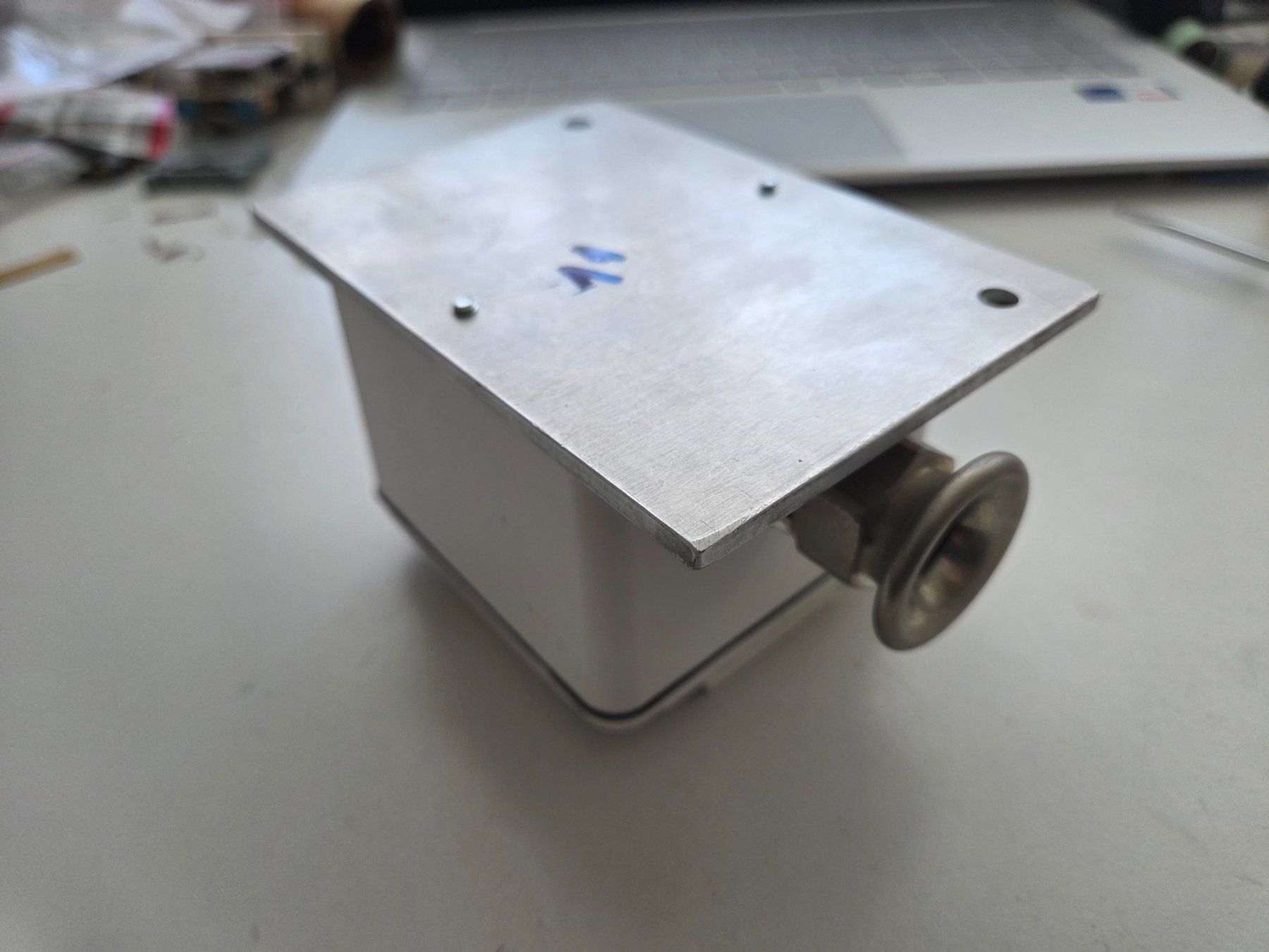 Feller Stecker: Feller NAP T23 Steckdose, weiss Typ23 AP – Gebraucht aus Zürich von eymen20 3