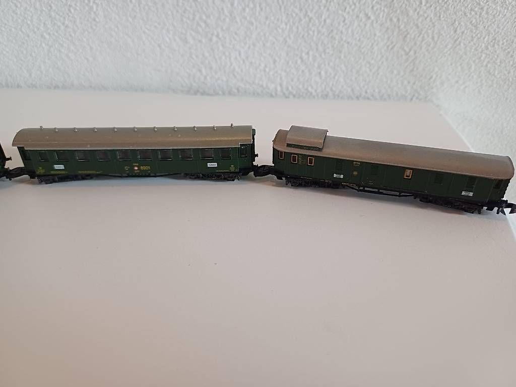 Modellini di ferrovie: Lock mit Wagen im Set Spur Z – Usato da Lützelflüh-Goldb venduto da Samoth71 3