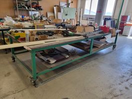 27. Werkbank / Grosser fahrbahrer Industrie-Tisch