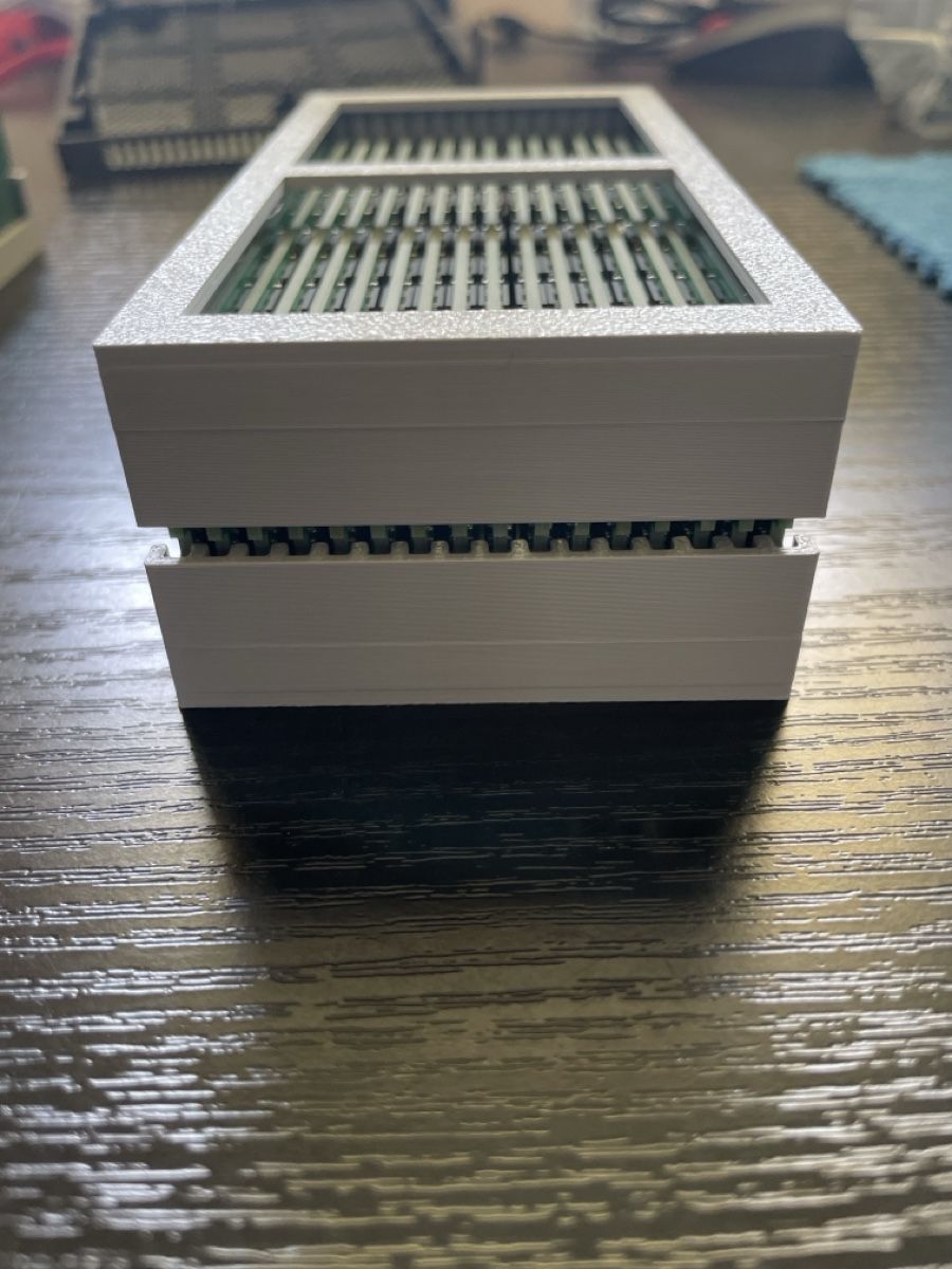 Memoria / RAM: Desktop Ram Ständer für 16 Riegel – Nuovo e nell'imballaggio originale da Abtwil sg venduto da Kueng.MultiOutlet 2